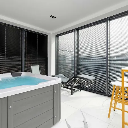 Dwupoziomowy W Krakowie Z Sauna, Jacuzzi, Parkingiem I Tarasem By Renters Prestige Διαμέρισμα